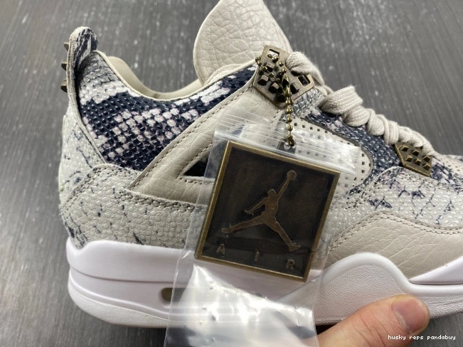 Cheap Husky 4 819139-030 Snakeskin Retro Jordan 0814